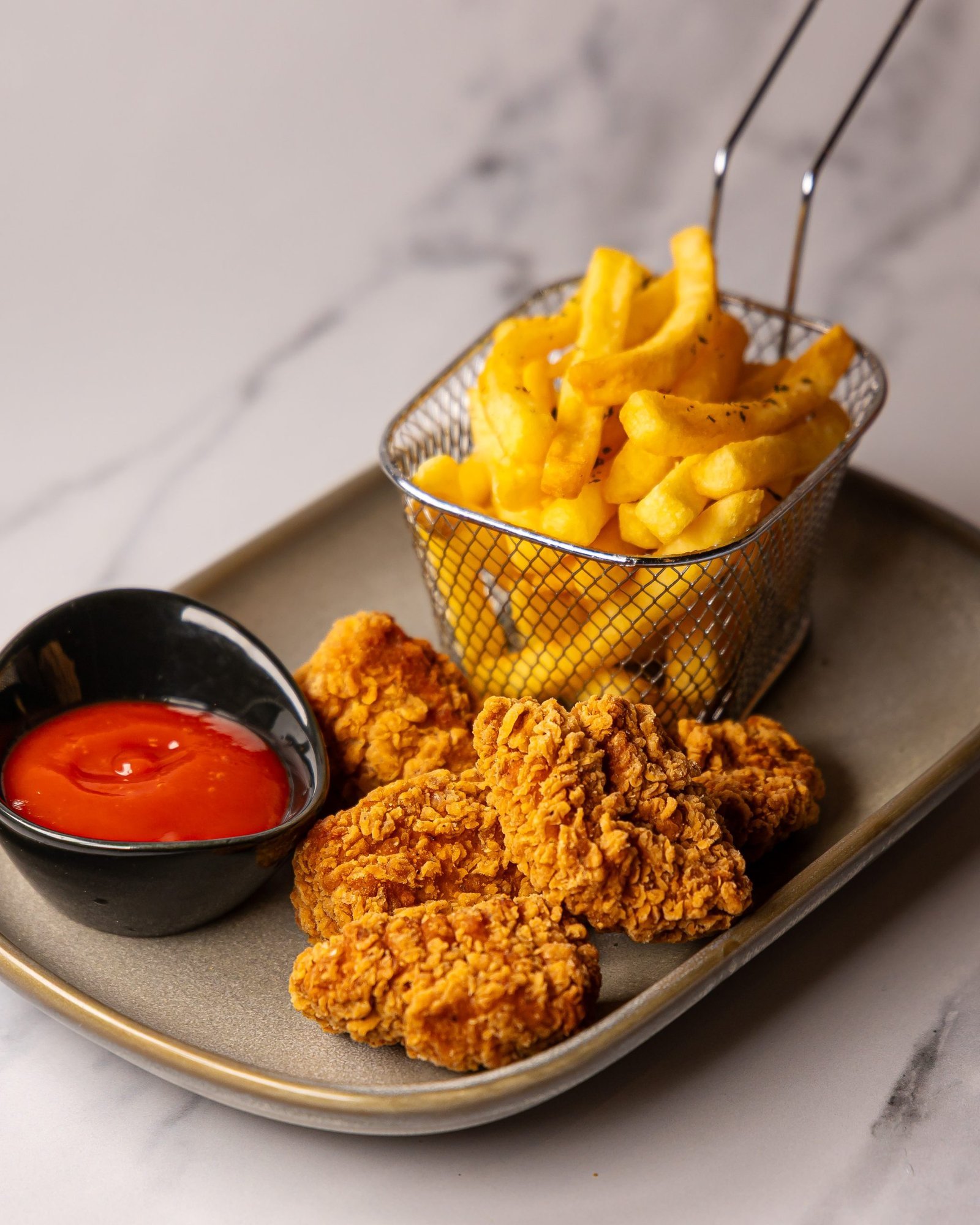 Chicken Nuggets & Chips